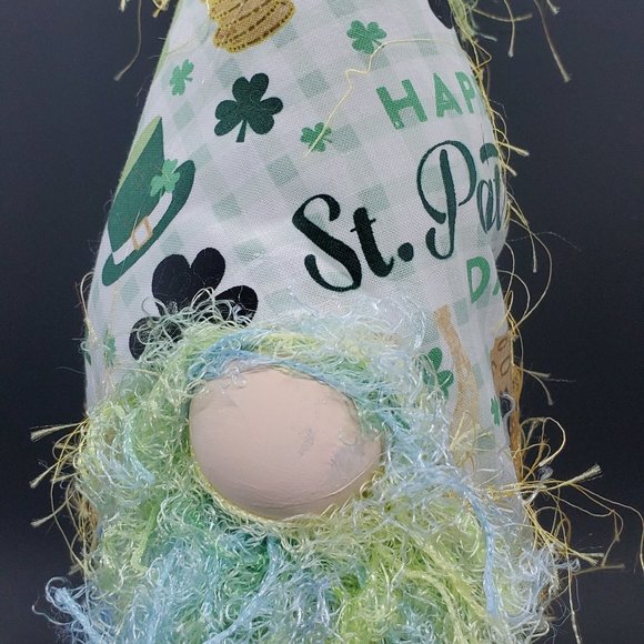 St Patricks Day Gnome - Picture 1 of 3